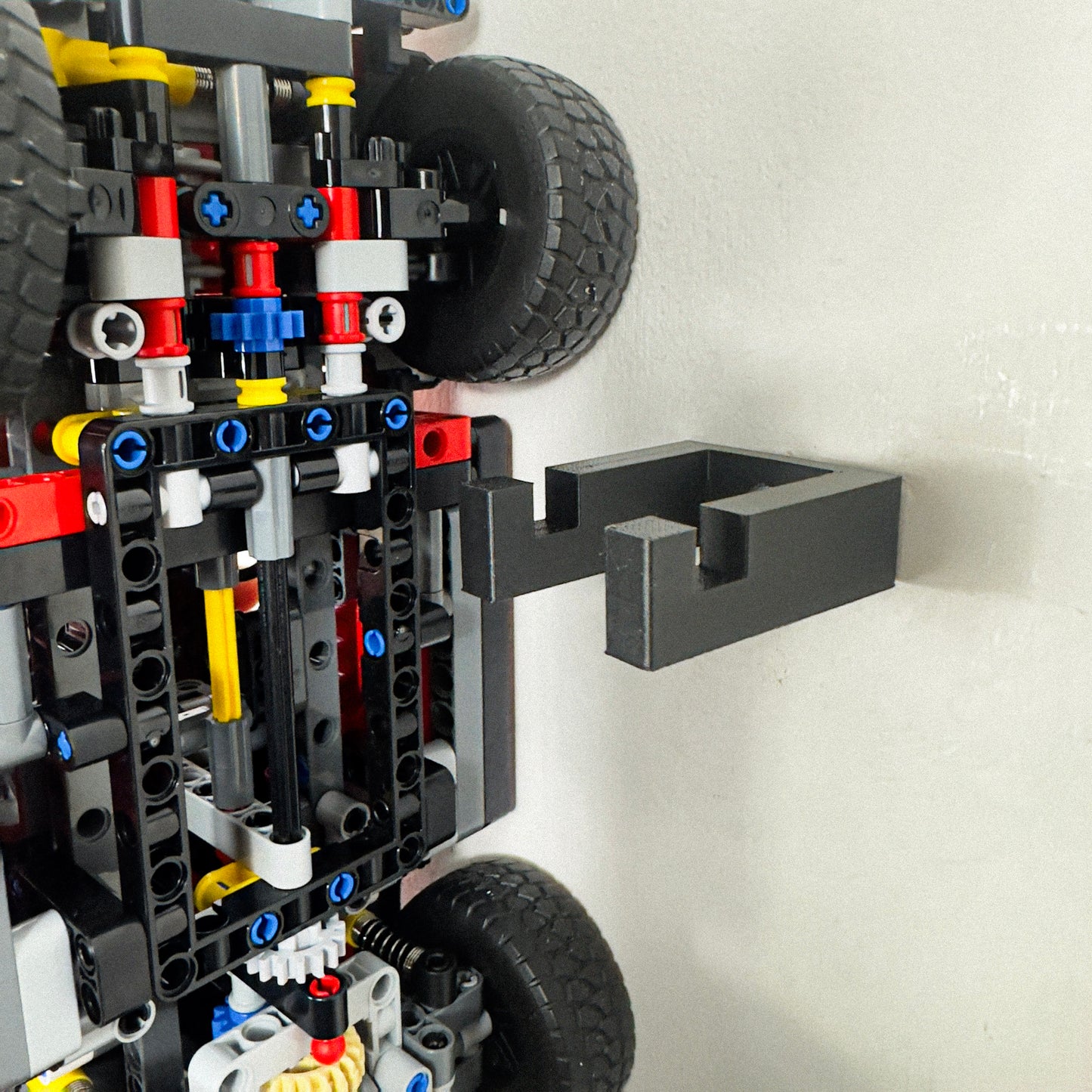 Vertical Lego Wall Display mount for LEGO Ford Bronco (42213)
