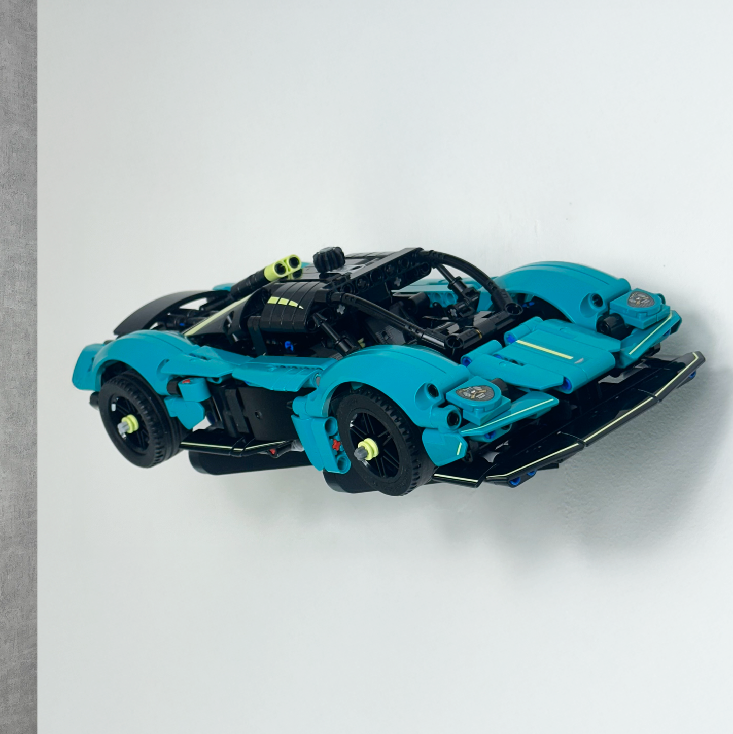 Lego Technic Aston Martin Valkyrie Wall Display Mount (42208)